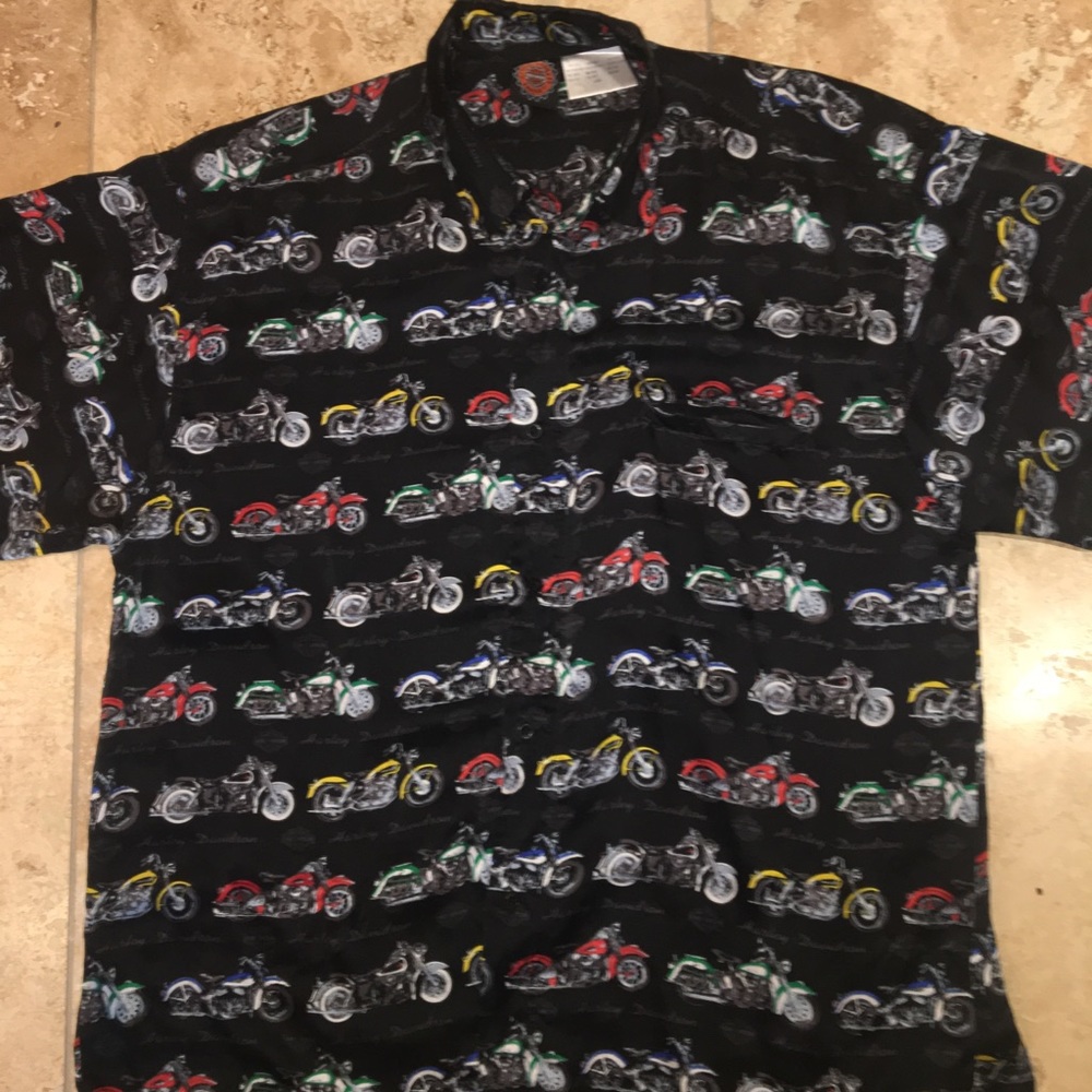 100% silk Harley Davidson VTG button down. Large